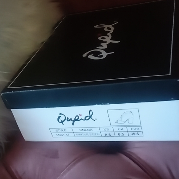 👢 Taupe Peep-toe Booties - Picture 4 of 4